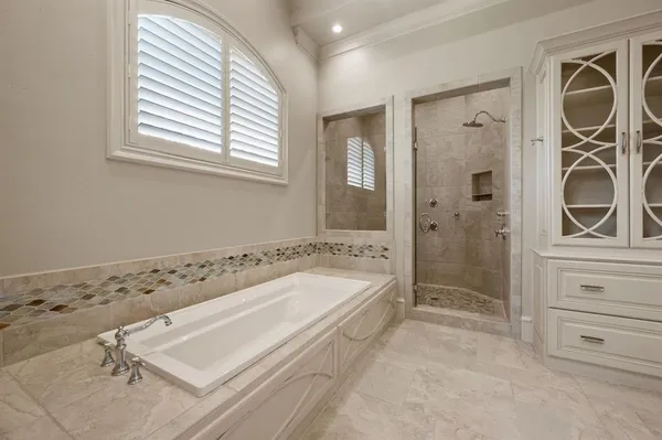 $2,195,950 | 5581 Nancy Circle, Chandler, TX 75758