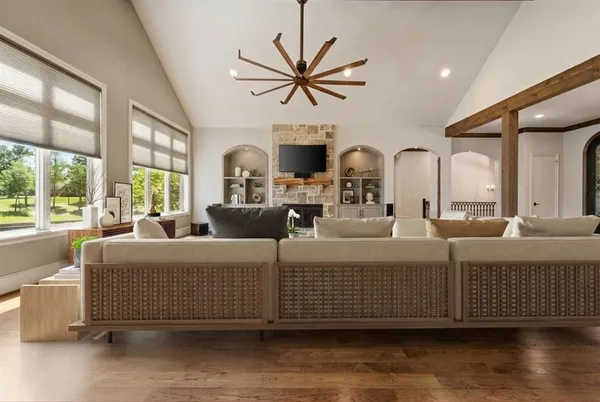 $2,195,950 | 5581 Nancy Circle, Chandler, TX 75758