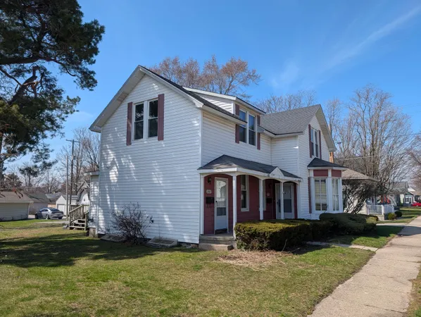 $199,900 | 208 South Washington Avenue, Ludington, MI 49431