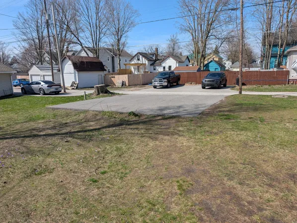 $199,900 | 208 South Washington Avenue, Ludington, MI 49431