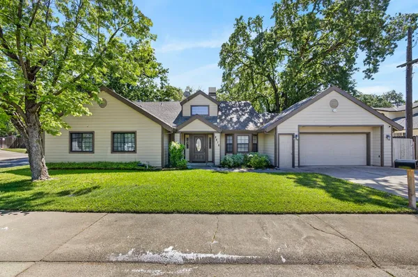 $728,000 | 8616 Pershing Avenue, Fair Oaks, CA 95628