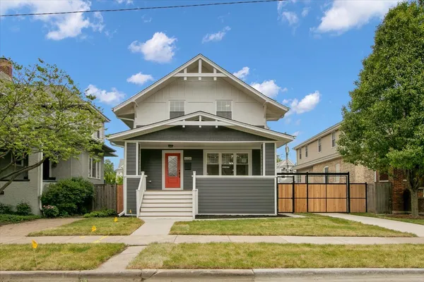 $1,275,000 | 4036 West Warwick Avenue, Chicago, IL 60641
