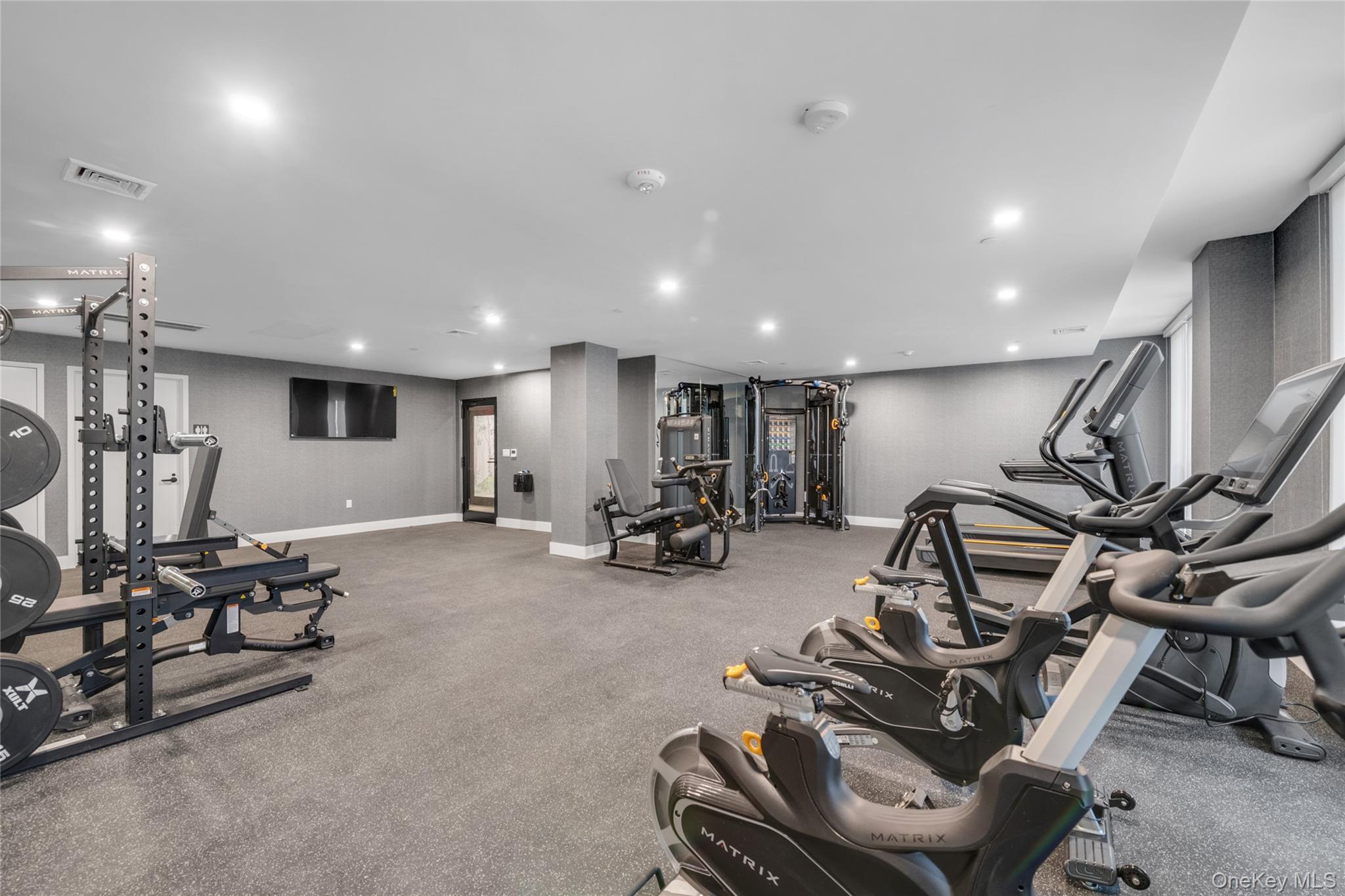 108 Middle Neck Road, Unit 4G Great Neck, NY 11021 - Photo 7 of 9