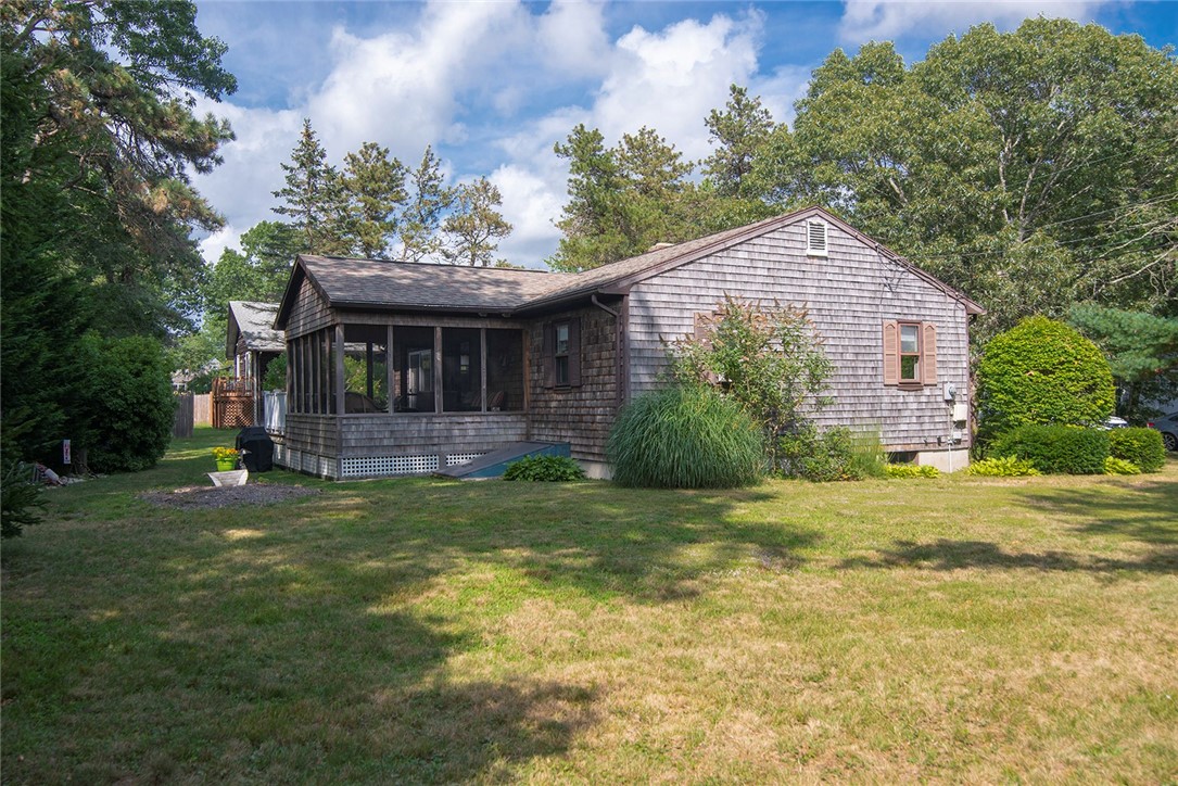 46 Juniper Road South Kingstown, RI 02879 - Photo 3 of 18