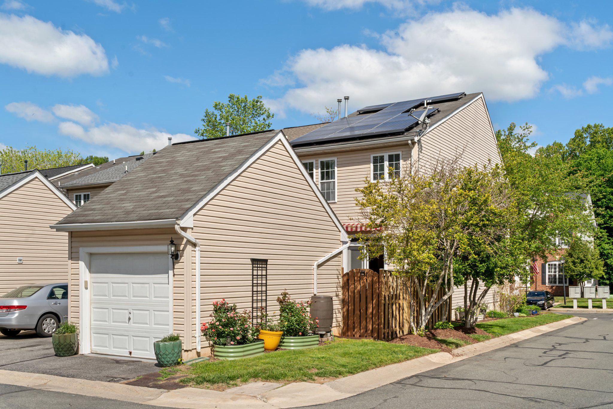 13916 Lullaby Road Germantown, MD 20874 - Photo 41 of 45 House from alley.