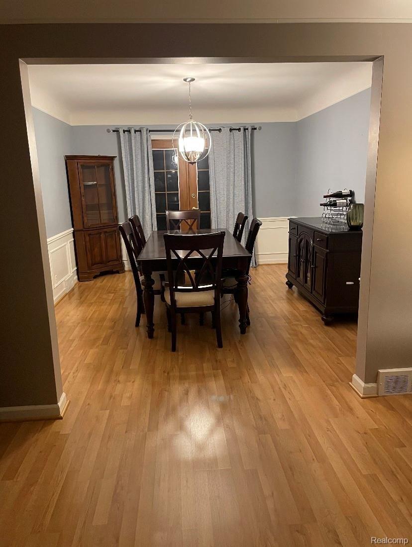 660 Cook Road Grosse Pointe, MI 48236 - Photo 15 of 49 IMG-7719.jpg