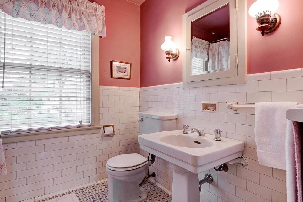 1593 Cardiff Road Columbus, OH 43221 - Photo 16 of 28