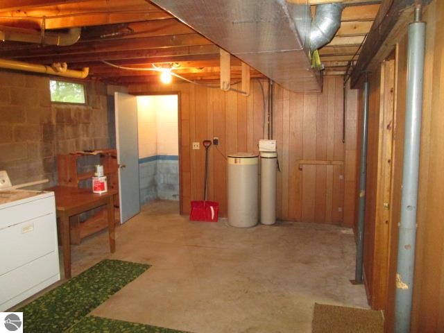 3355 East Rose City Road Lupton, MI 48635 - Photo 13 of 18 1785974-12.JPG