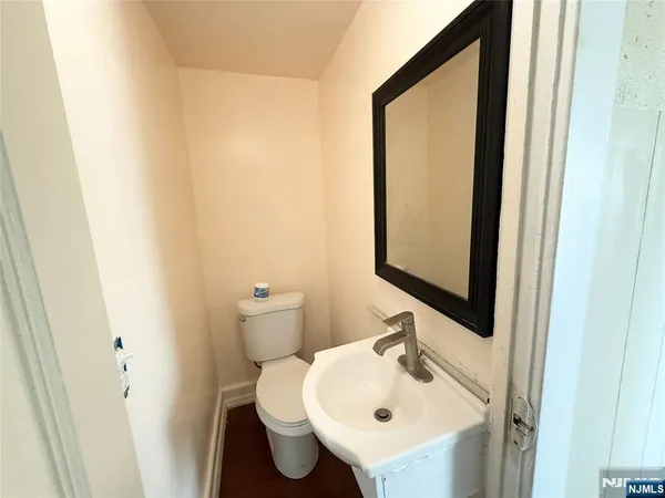 $3,000 | 137 Watchung Avenue, Unit 2, West Orange, NJ 07052