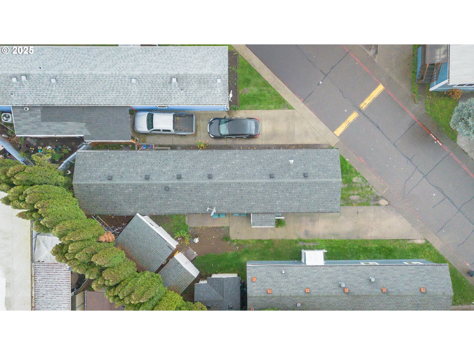 2012 Kennedy Circle Northeast, Unit 10 Keizer, OR 97303 - Photo 18 of 21 a black and white photo of a house