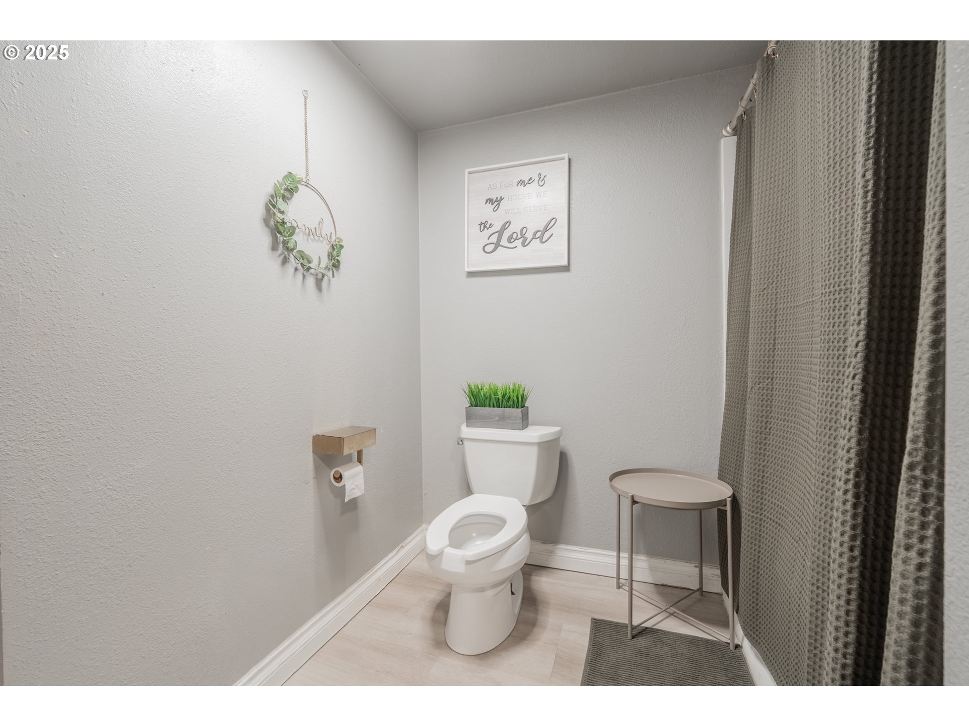 2012 Kennedy Circle Northeast, Unit 10 Keizer, OR 97303 - Photo 9 of 21 a bathroom with a toilet and a shower