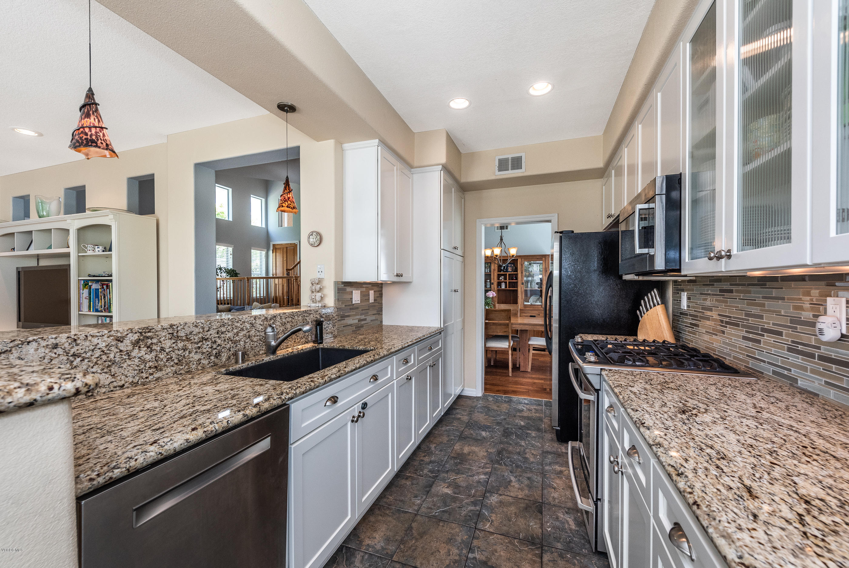 11205 Shadyridge Road Moorpark, CA 93021 - Photo 12 of 35 11205 Shadyridge Rd-12
