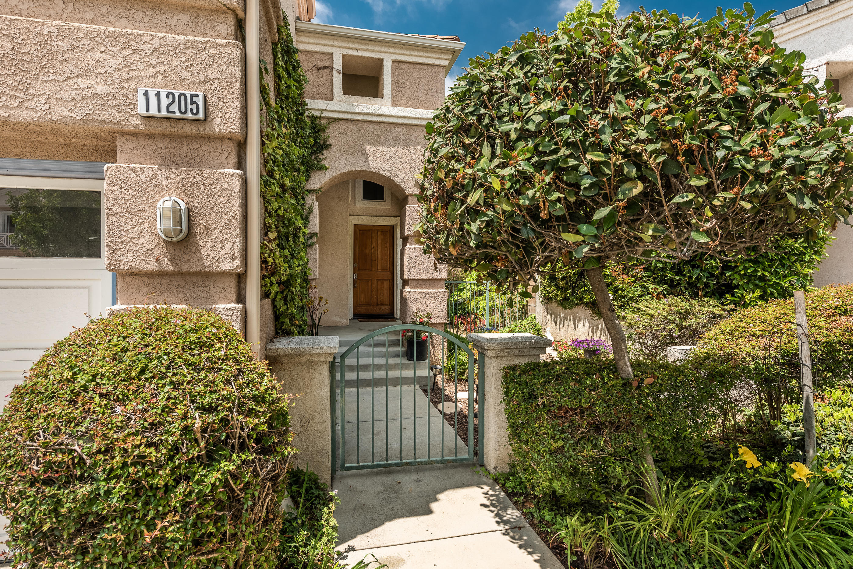 11205 Shadyridge Road Moorpark, CA 93021 - Photo 4 of 35 11205 Shadyridge Rd-4