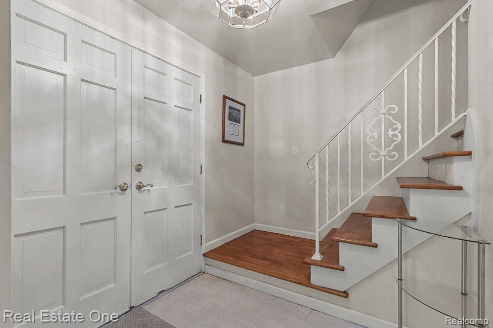 3050 West Hill Road Flint, MI 48507 - Photo 2 of 17