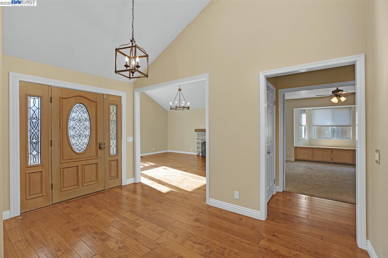 590 Regulus Road Livermore, CA 94550 - Photo 5 of 40 Gallery Image 5