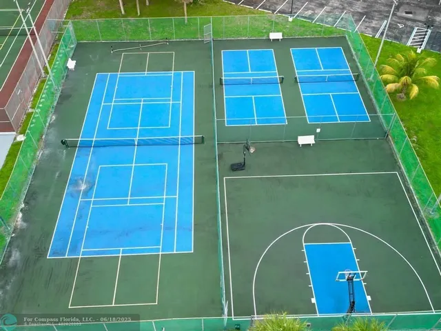 a view of a tennis court