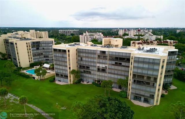 a picture of city view