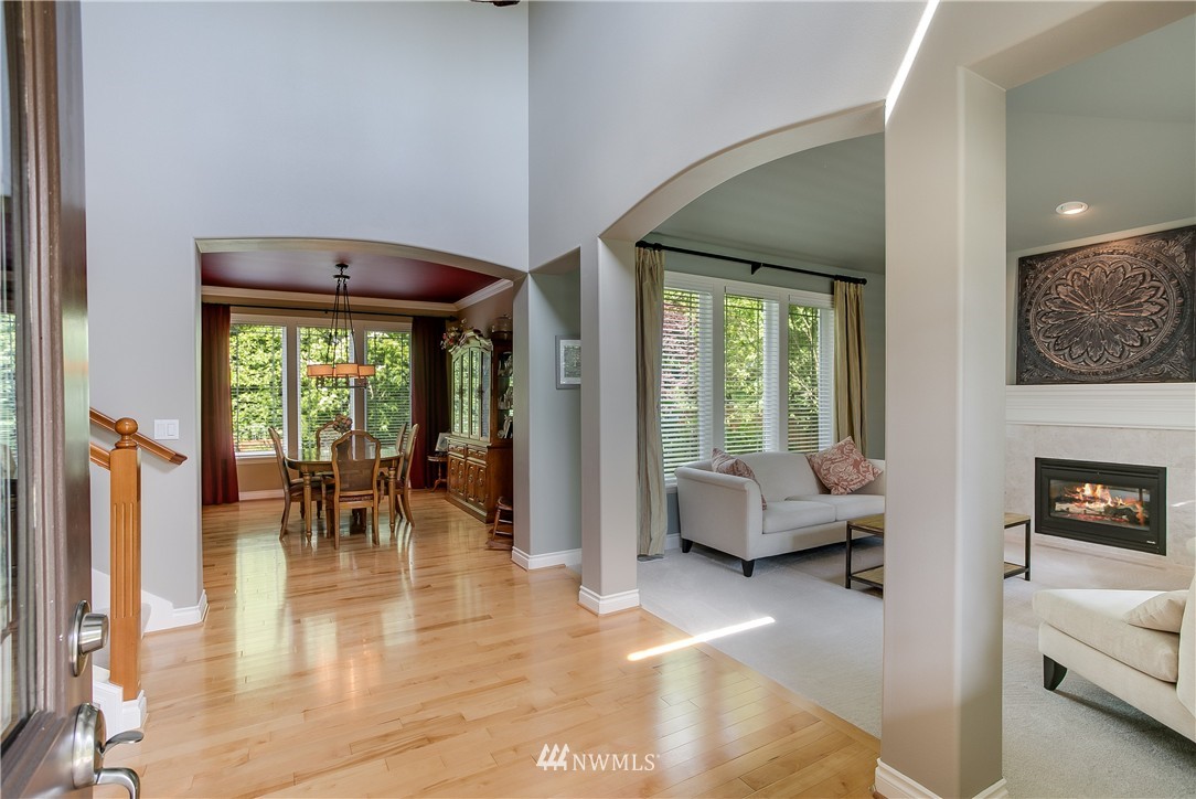 16867 164th Way Southeast Renton, WA 98058 - Photo 4 of 25 Gallery Image 4