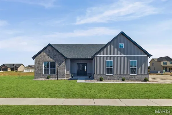$639,900 | 7131 Savannah Drive, Glen Carbon, IL 62034