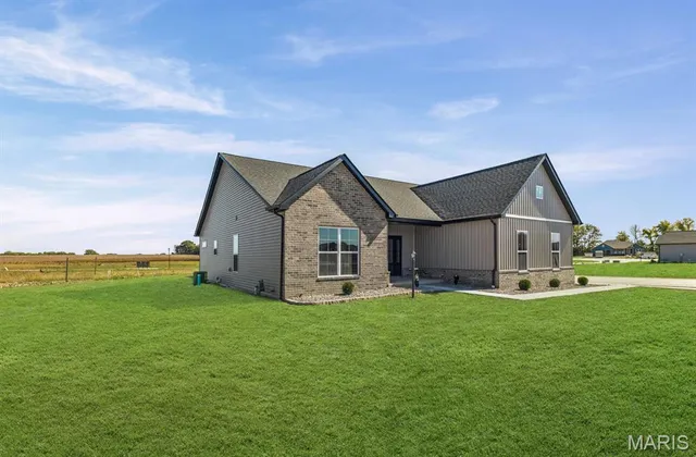 $639,900 | 7131 Savannah Drive, Glen Carbon, IL 62034