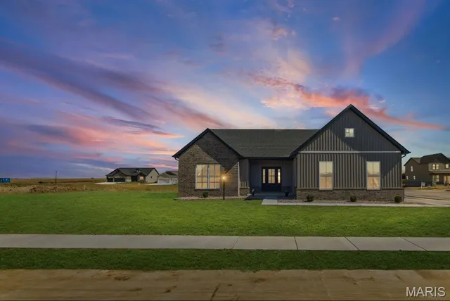 $639,900 | 7131 Savannah Drive, Glen Carbon, IL 62034