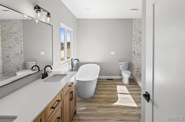 $639,900 | 7131 Savannah Drive, Glen Carbon, IL 62034