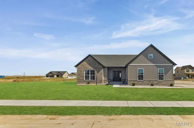 $639,900 | 7131 Savannah Drive, Glen Carbon, IL 62034