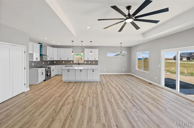 $639,900 | 7131 Savannah Drive, Glen Carbon, IL 62034