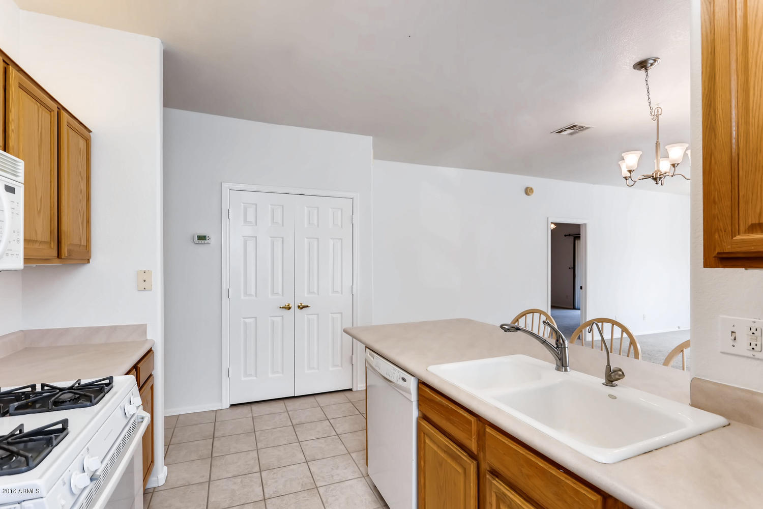 2625 North Recker Road, Unit 4 Mesa, AZ 85215 - Photo 11 of 28 2625 N Recker Road Unit 4 Mesa-large-011
