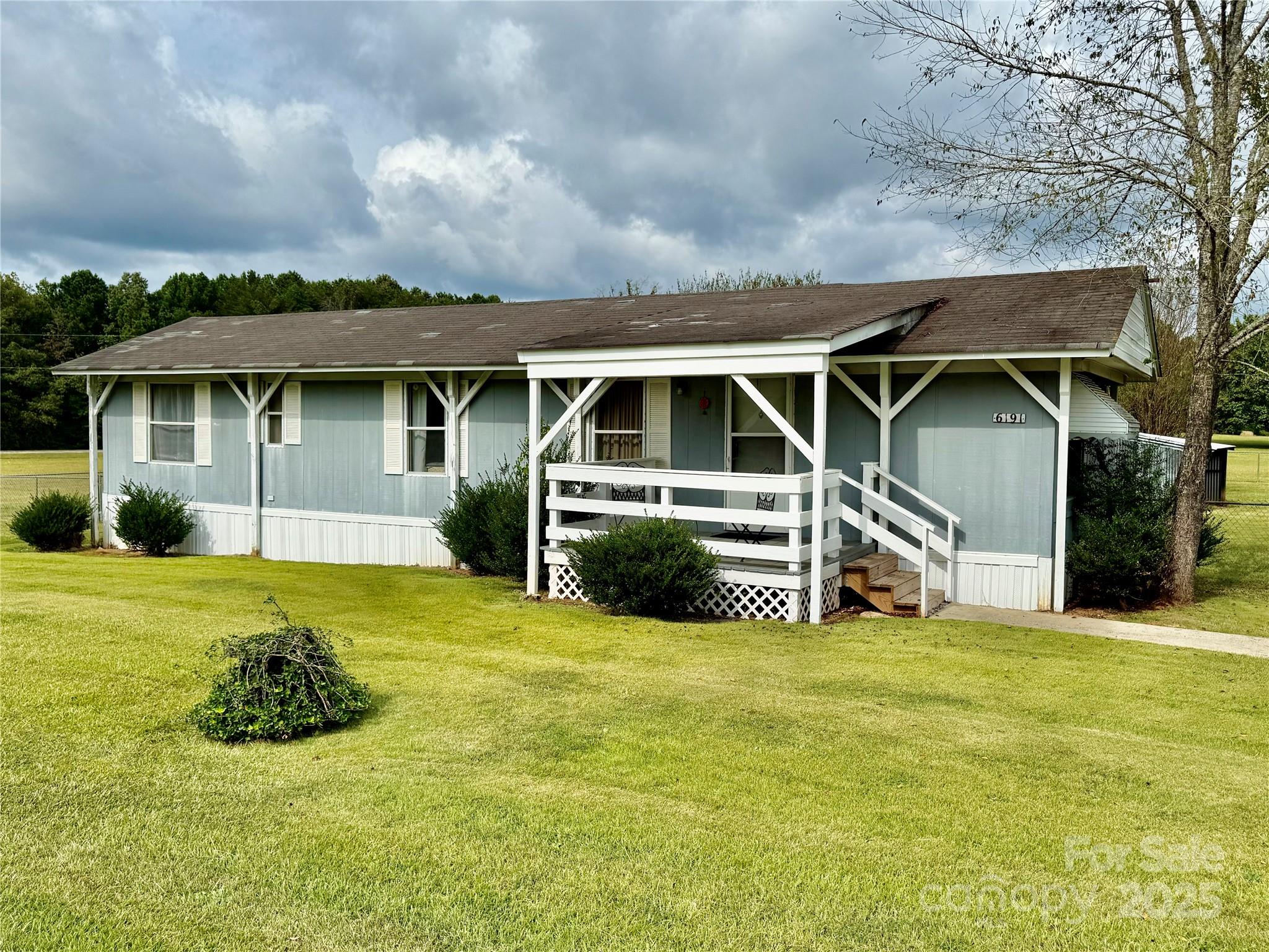 6191 Richburg Road Great Falls, SC 29055 - Photo 2 of 35