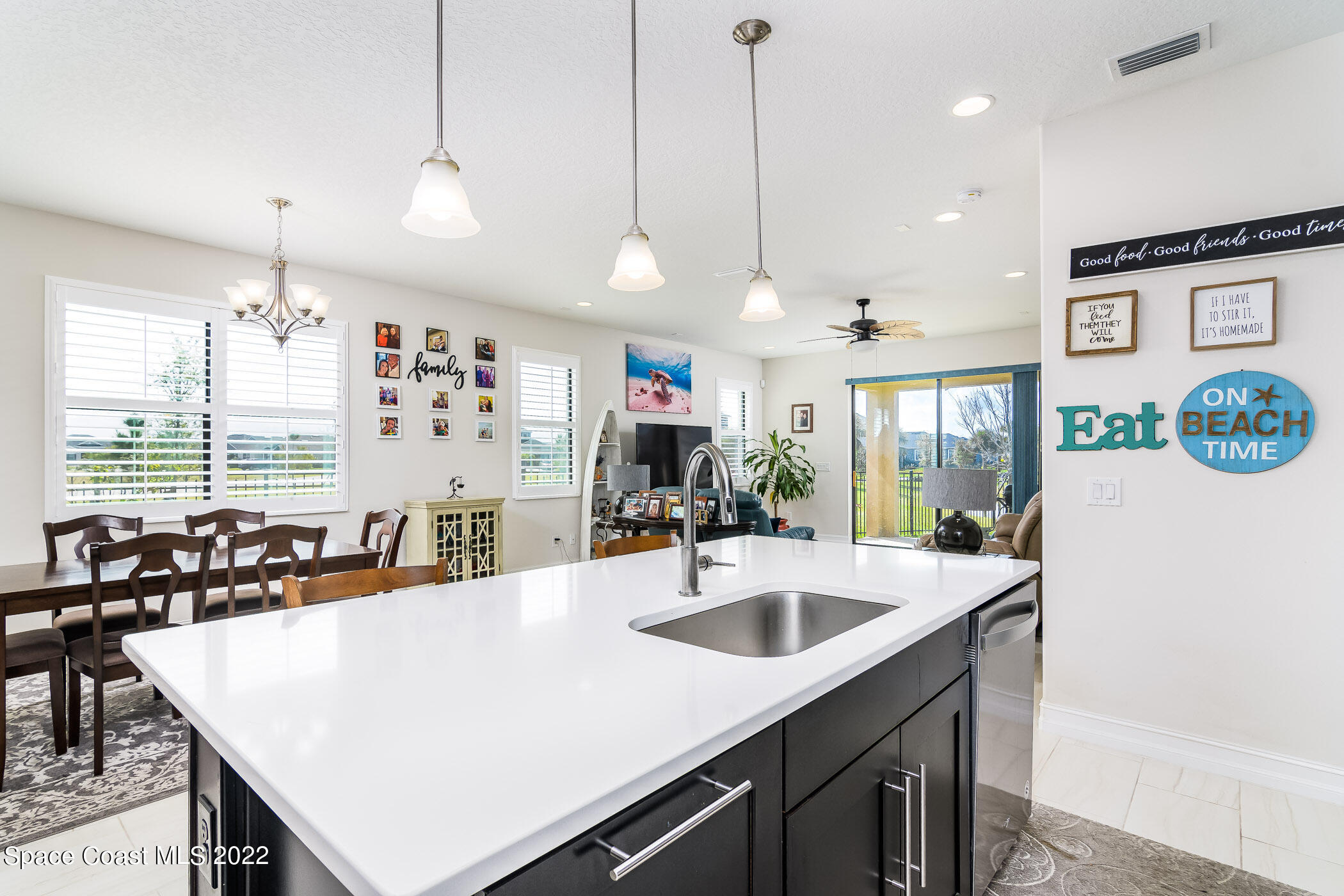 3045 Hummingbird Way Melbourne, FL 32940 - Photo 6 of 33 Island w/sink