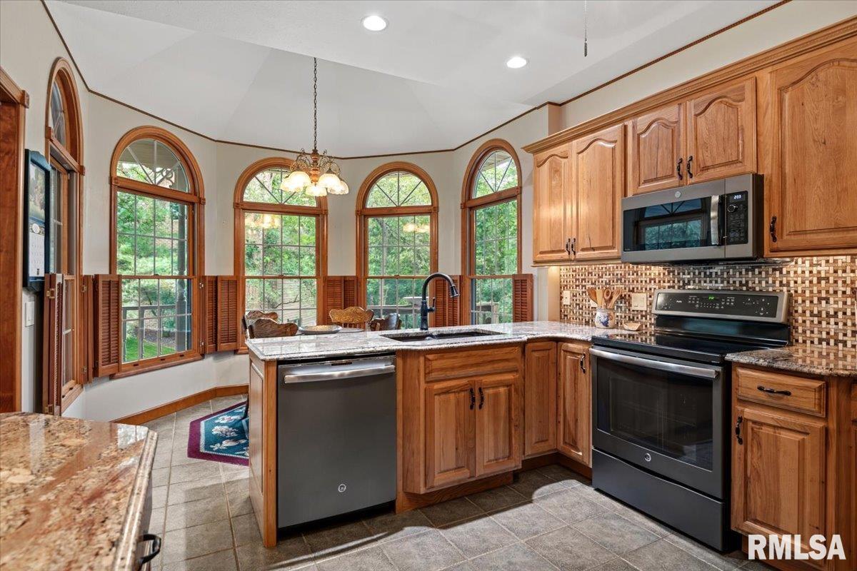 49 Woodland Trail Rochester, IL 62563 - Photo 20 of 98