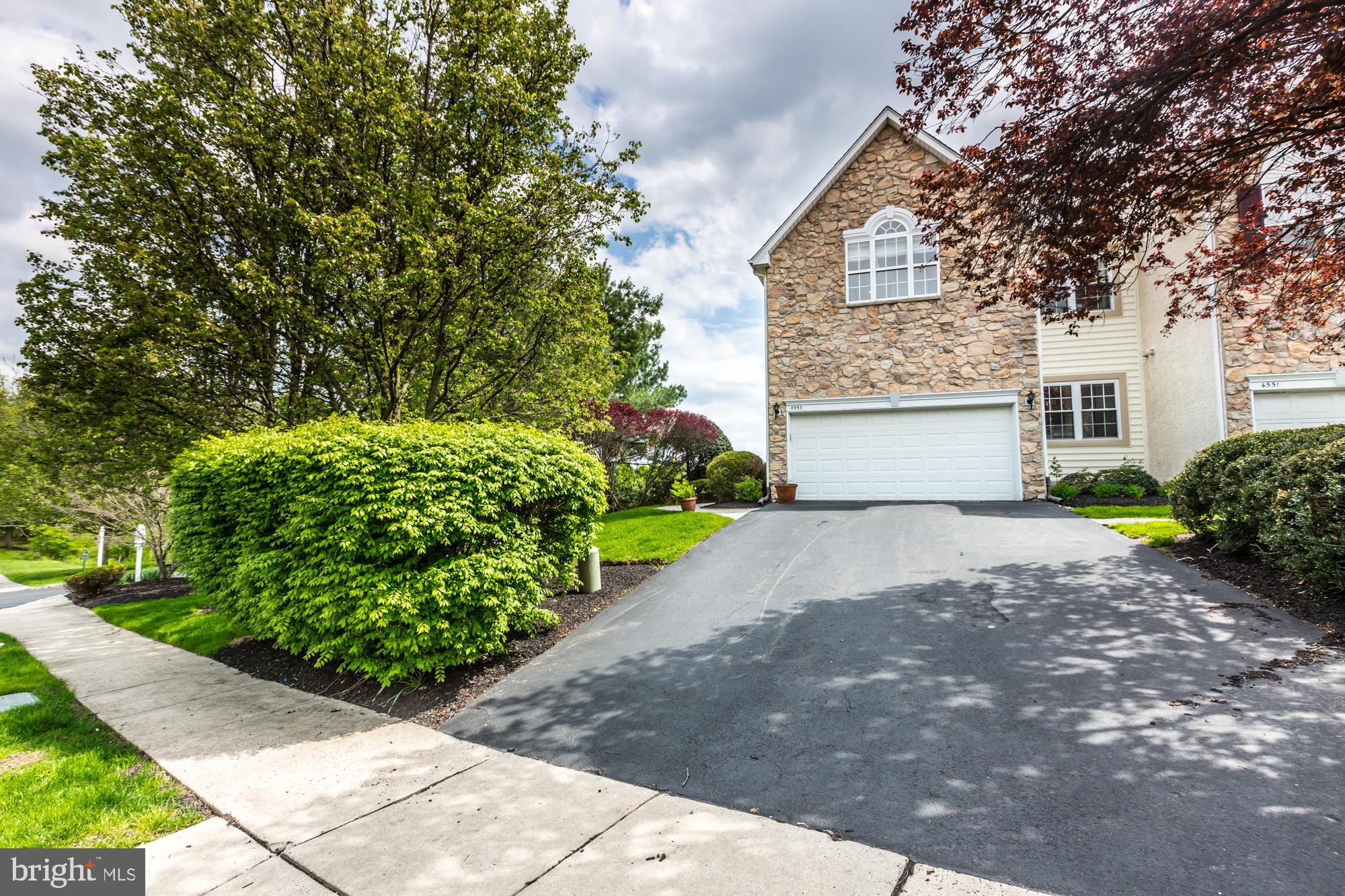 4553 Old Oak Road Doylestown, PA 18902 - Photo 2 of 32 Gallery Image 2