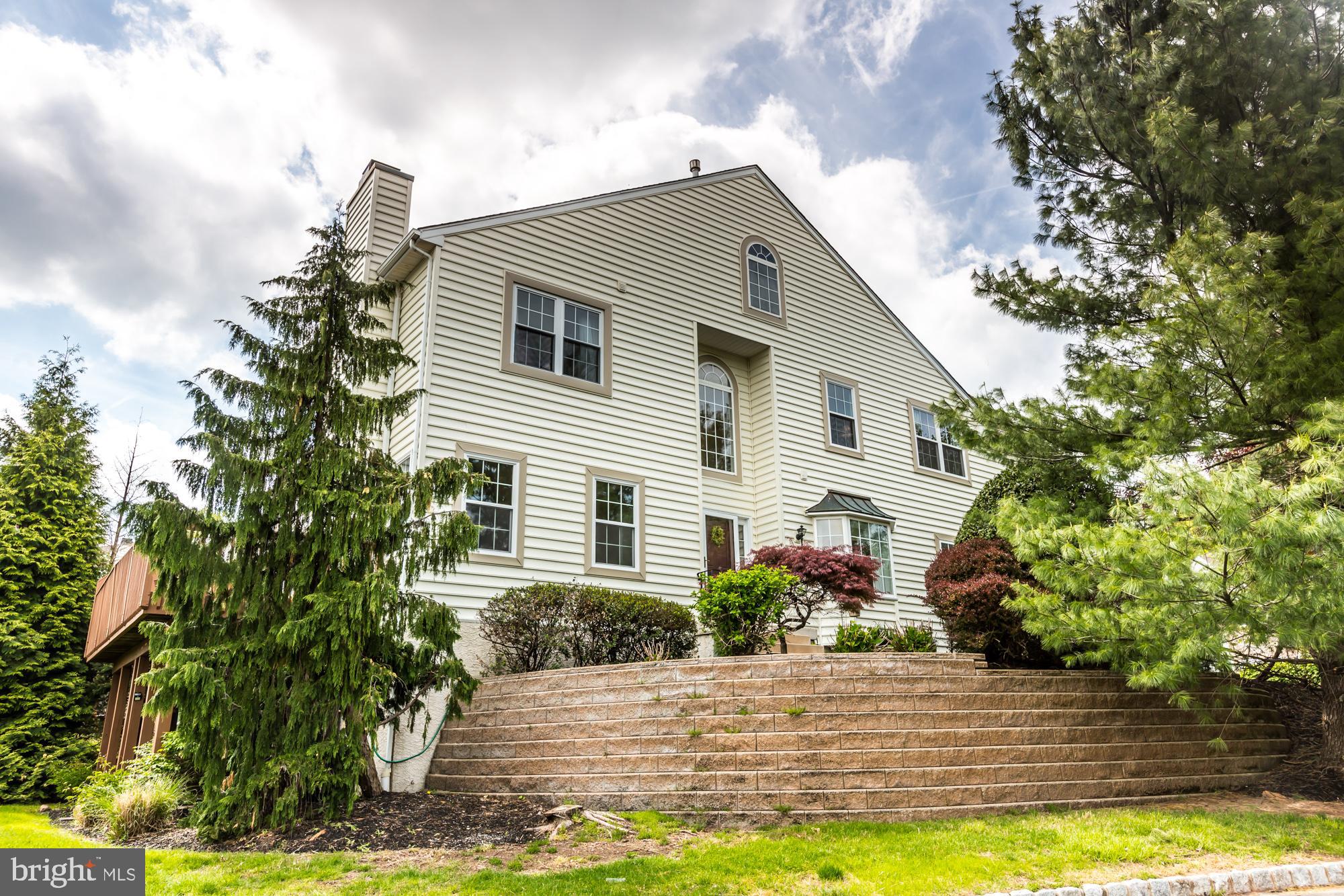 4553 Old Oak Road Doylestown, PA 18902 - Photo 4 of 32 Gallery Image 4