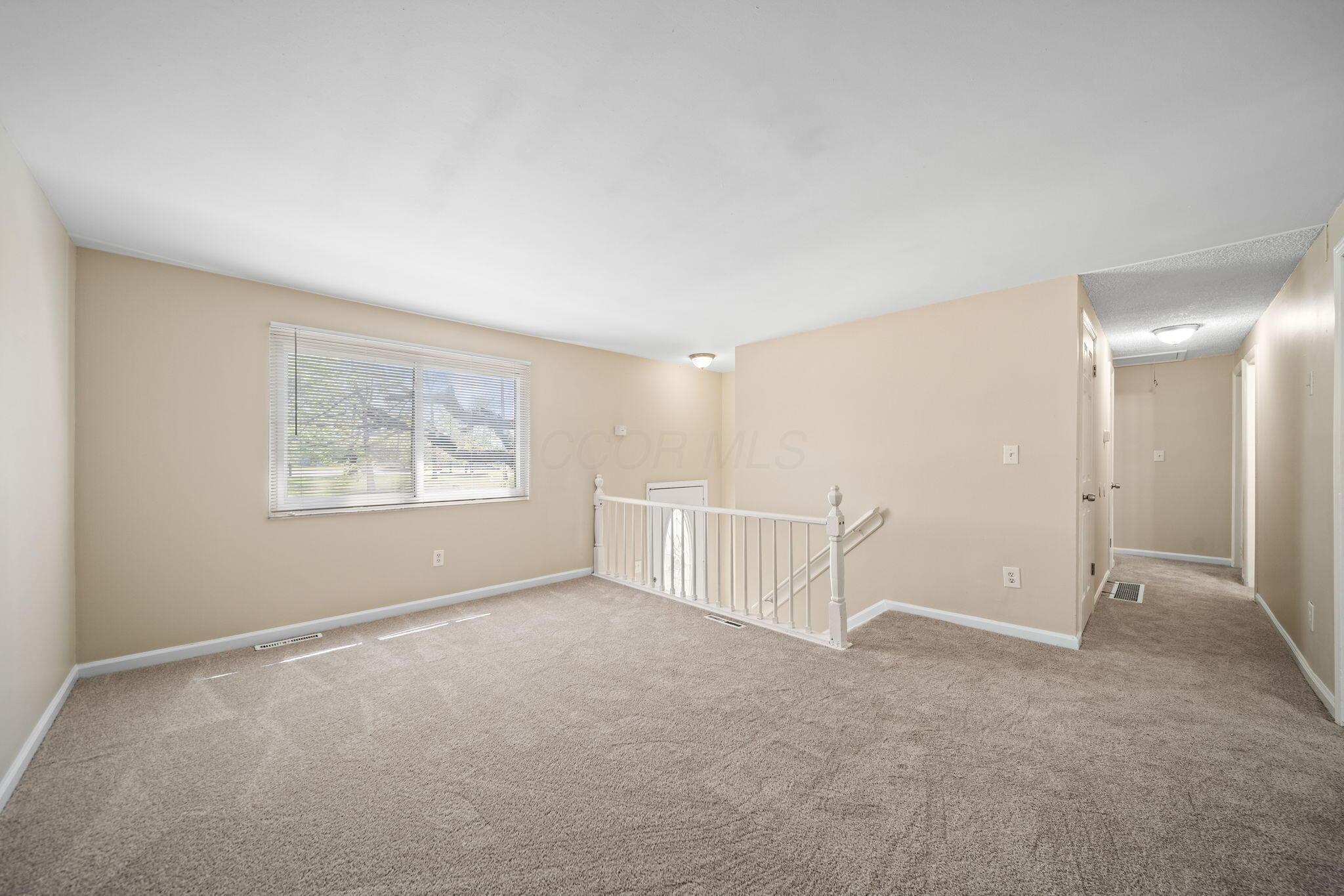 5220 Refugee Road Columbus, OH 43232 - Photo 8 of 48 8-web-or-mls-A7409863-2