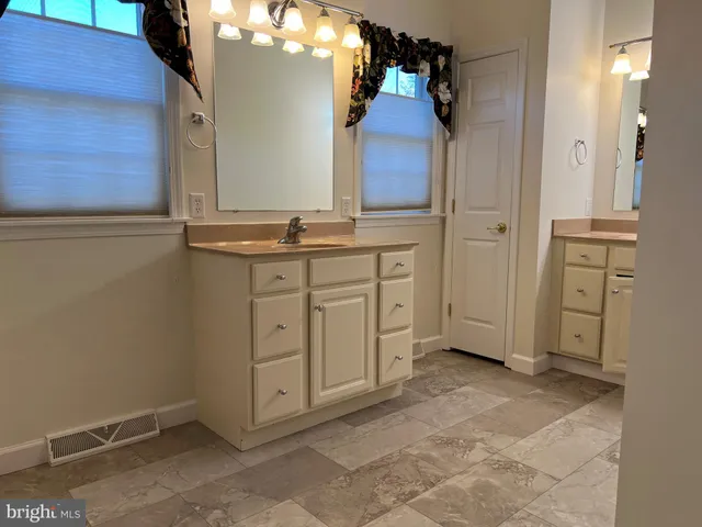 $499,800 | 6337 Medina Ridge Drive, Fayetteville, PA 17222