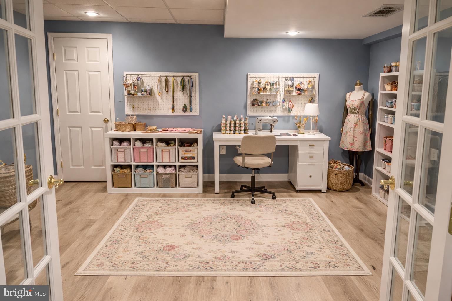 6337 Medina Ridge Drive Fayetteville, PA 17222 - Photo 38 of 50 a living room with furniture and a book shelf