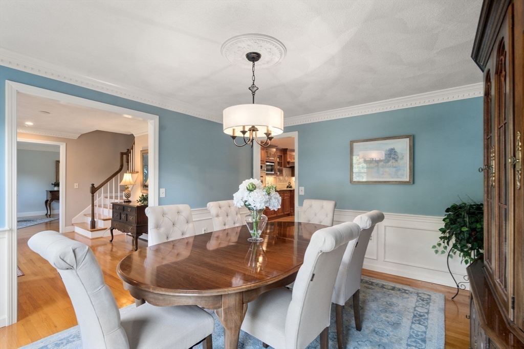 27 Oriole Road Medfield, MA 02052 - Photo 7 of 42