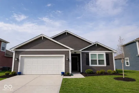 $299,900 | 1402 Buttercup Lane, Shelbyville, IN 46176