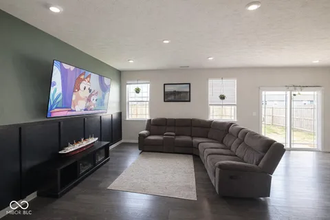 $299,900 | 1402 Buttercup Lane, Shelbyville, IN 46176