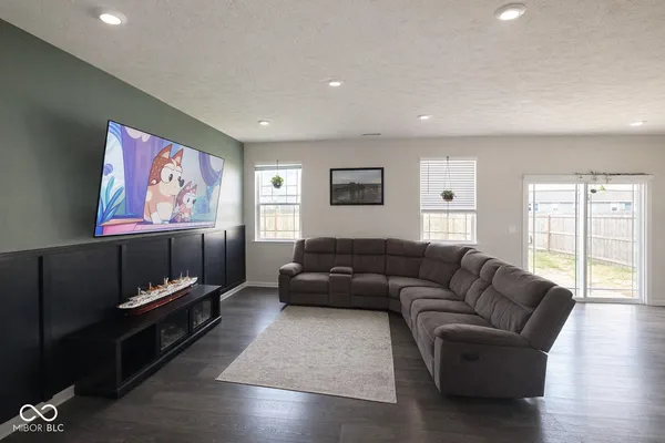 $299,900 | 1402 Buttercup Lane, Shelbyville, IN 46176