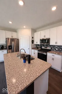 $299,900 | 1402 Buttercup Lane, Shelbyville, IN 46176