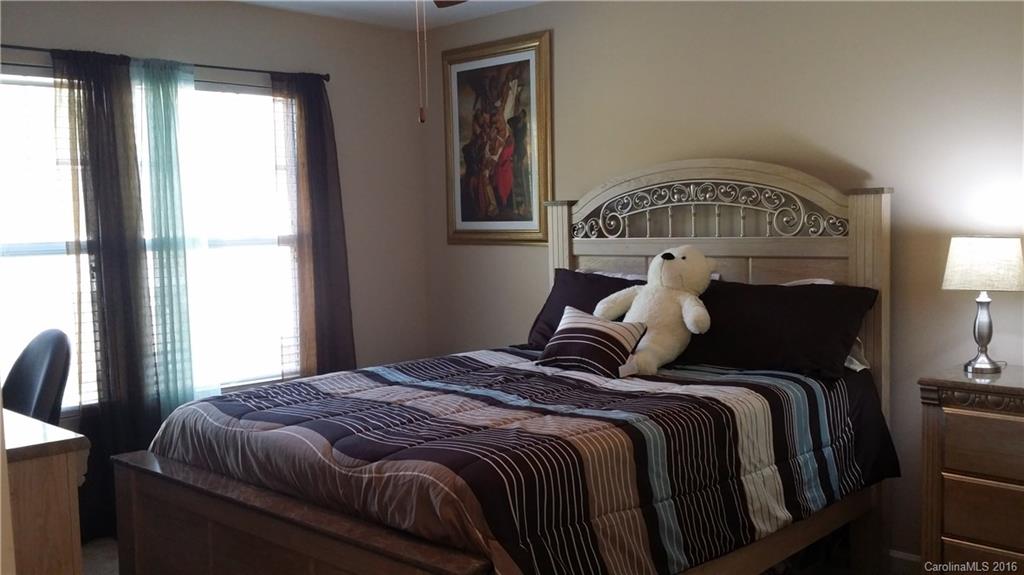 2233 Turtle Point Road Charlotte, NC 28262 - Photo 13 of 21 Gallery Image 13