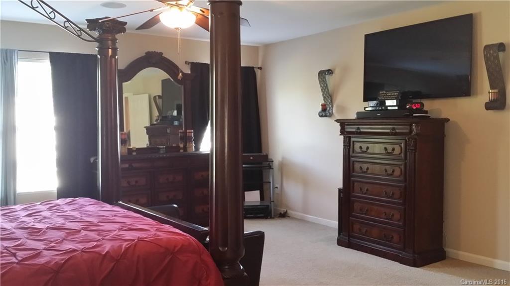 2233 Turtle Point Road Charlotte, NC 28262 - Photo 16 of 21 Gallery Image 16