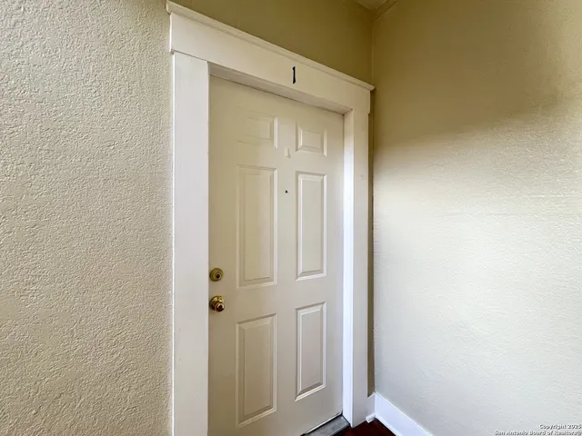 $575 | 1535 West Woodlawn Avenue, Unit 1, San Antonio, TX 78201