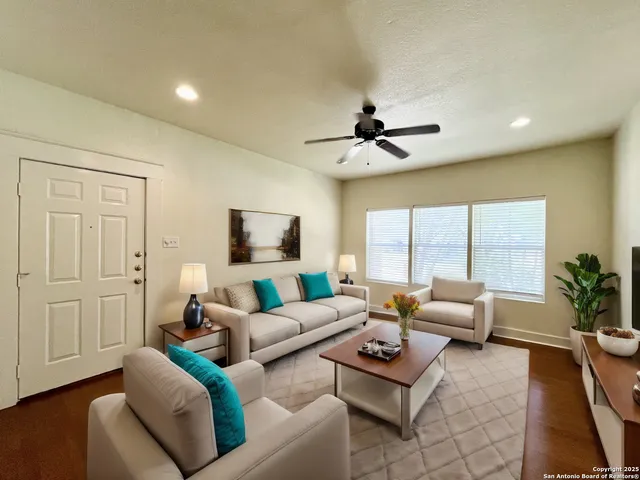 $575 | 1535 West Woodlawn Avenue, Unit 1, San Antonio, TX 78201