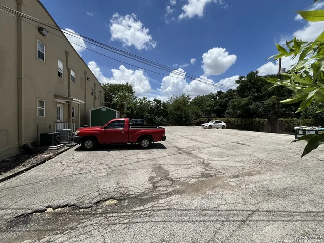 $575 | 1535 West Woodlawn Avenue, Unit 1, San Antonio, TX 78201