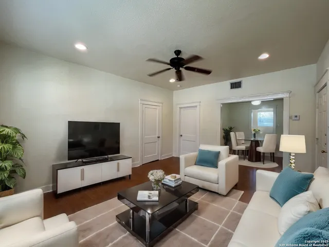 $575 | 1535 West Woodlawn Avenue, Unit 1, San Antonio, TX 78201