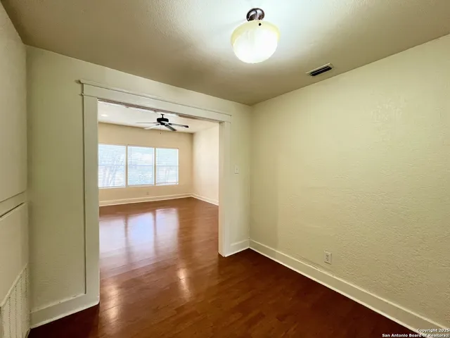 $575 | 1535 West Woodlawn Avenue, Unit 1, San Antonio, TX 78201