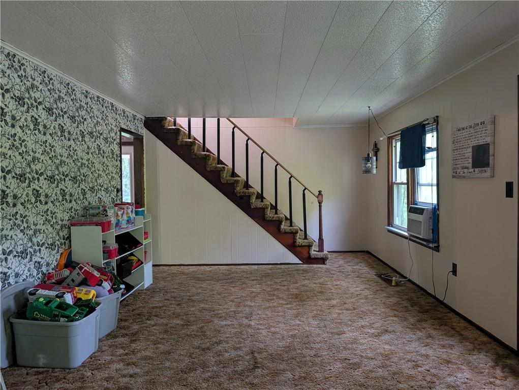 205 Woods Road Ligonier, PA 15658 - Photo 7 of 32 a view of entryway and hall